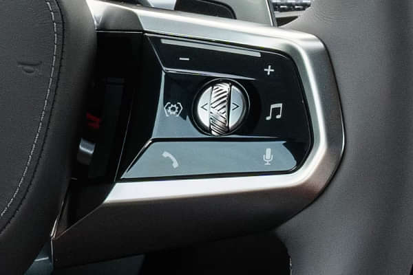 BMW i7 Right Steering Mounted Controls