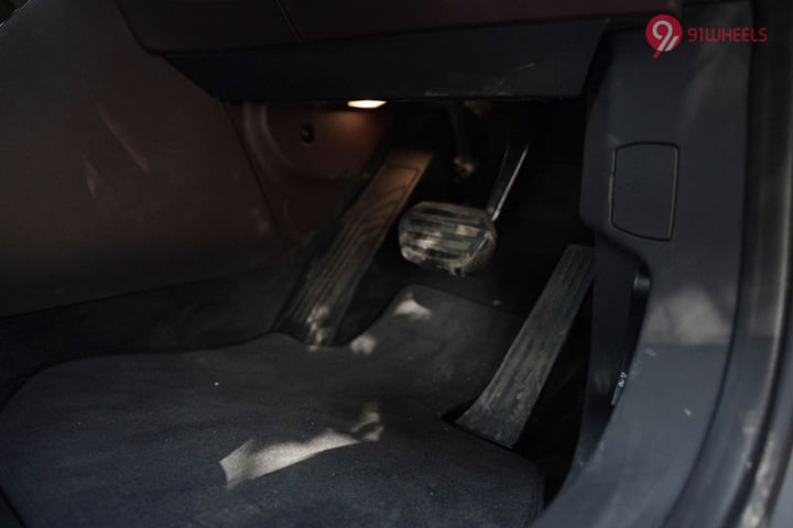 BMW iX1 LWB Pedals/Foot Controls