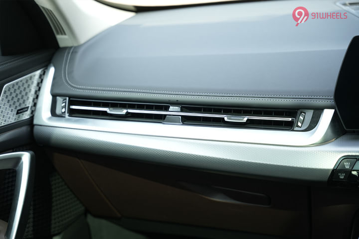 BMW iX1 LWB Front Passenger Air Vent