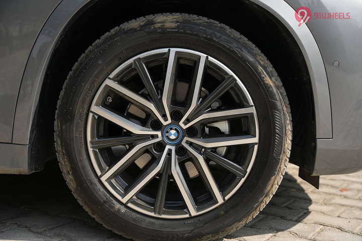 BMW iX1 LWB Wheel