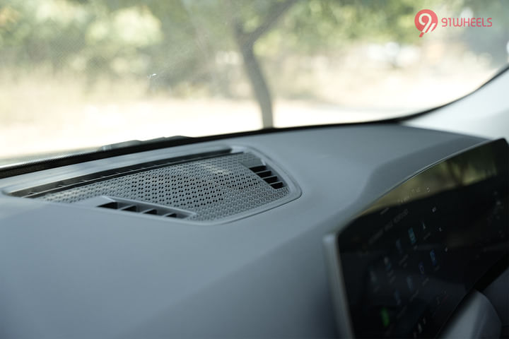 BMW iX1 LWB Front Speakers