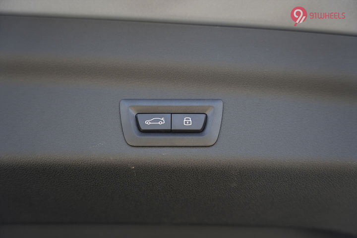 BMW iX1 LWB Boot Release Lever/Fuel Lid Release Lever