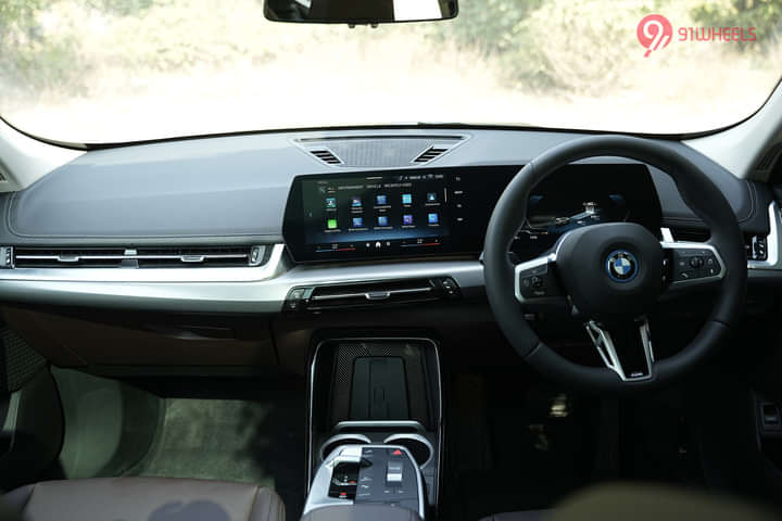 BMW iX1 LWB Dashboard