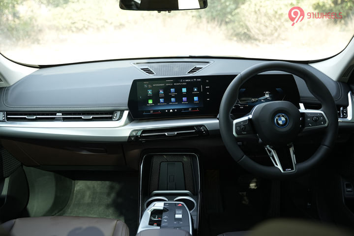 BMW iX1 LWB Dashboard