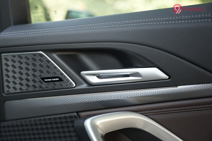 BMW iX1 LWB Rear Door Pad Handle