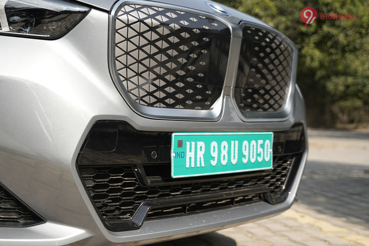 BMW iX1 LWB Grille