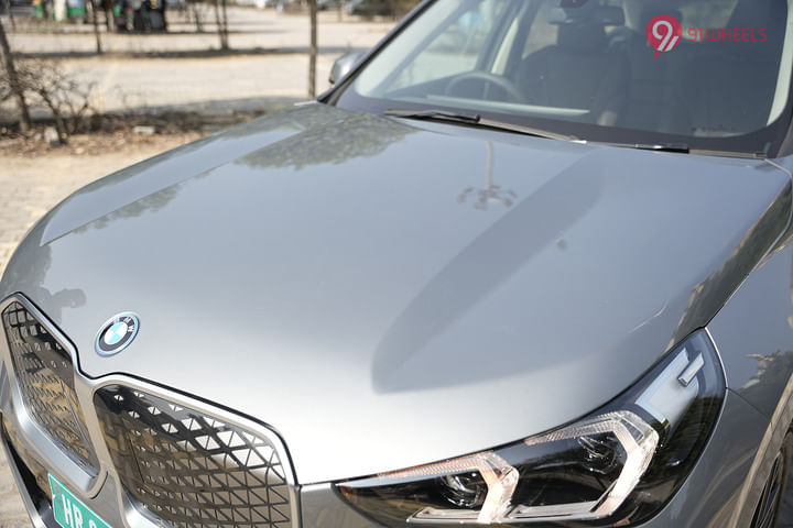 BMW iX1 LWB Closed Hood/Bonnet