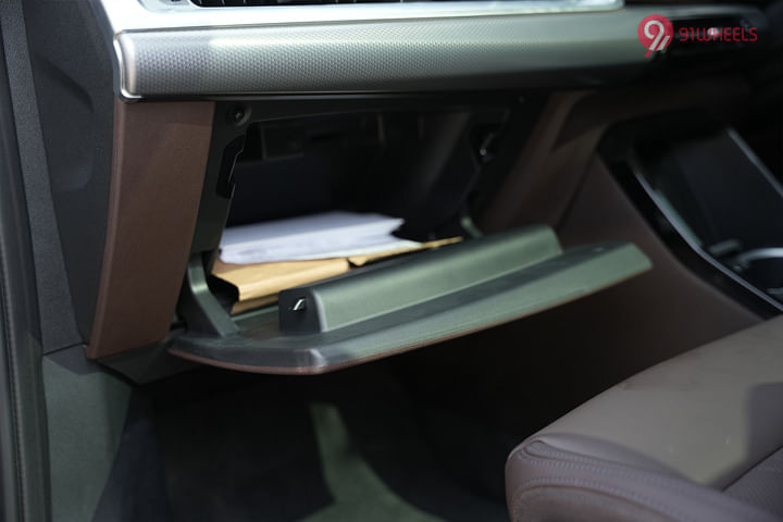 BMW iX1 LWB Glove Box