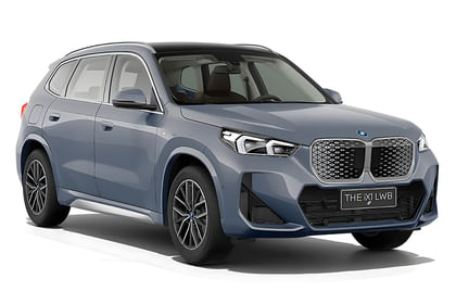 BMW iX1 LWB Right Front Three Quarter