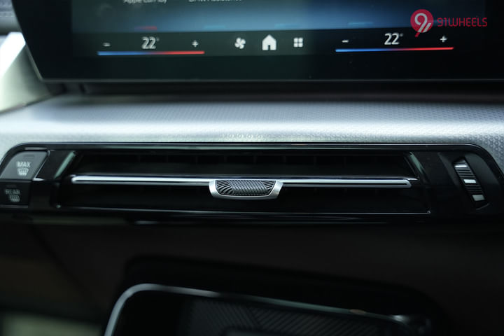 BMW iX1 LWB Front Centre Air Vents