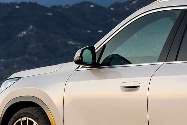 BMW iX1 Outer Rear View Mirror ORVM Controls
