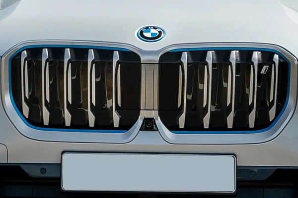 BMW iX1 Grille