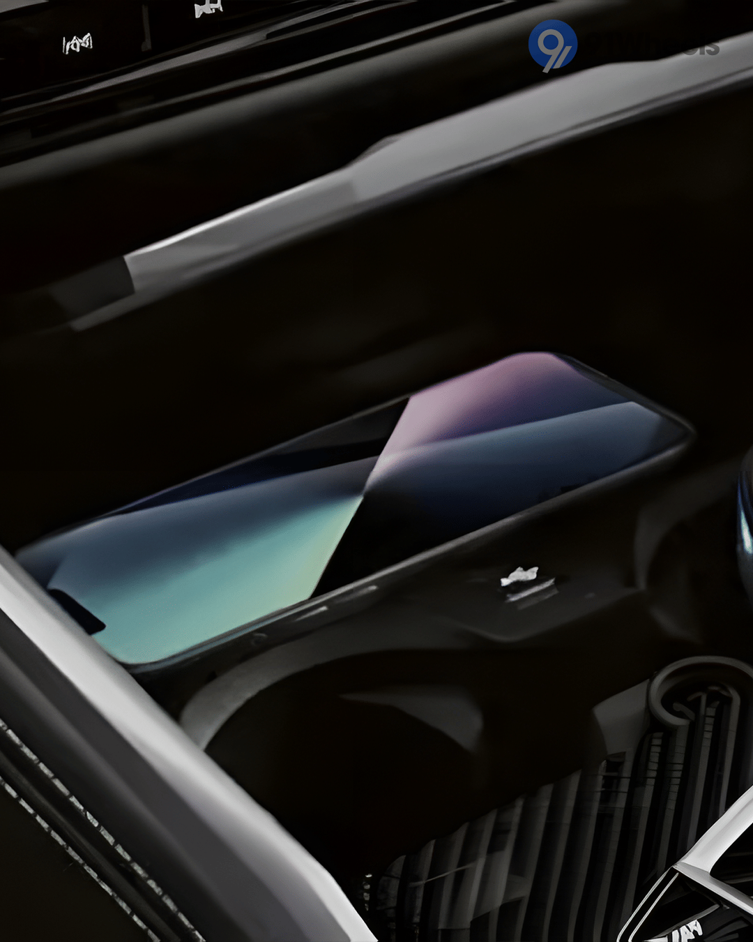 Dashboard & Front Cabin - 2