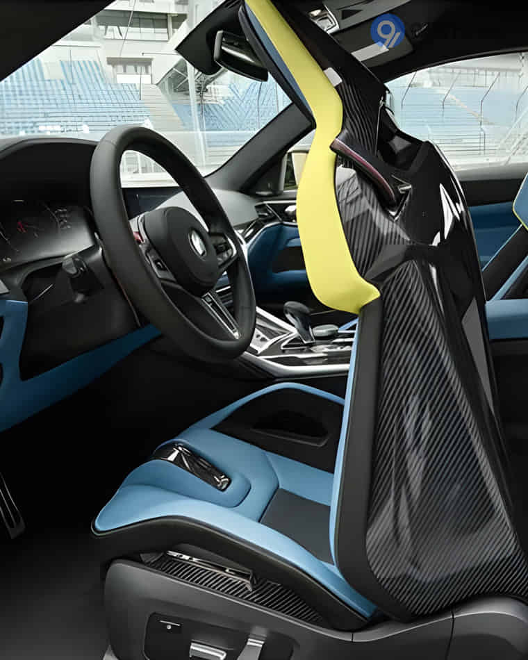 Dashboard & Front Cabin - 4