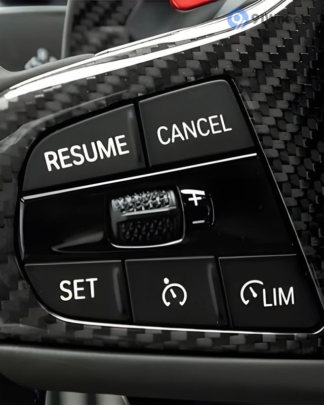 M4 Competition Left Steering Mounted Controls