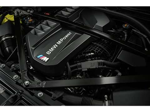 BMW M4 Competition xdrive Engine Shot