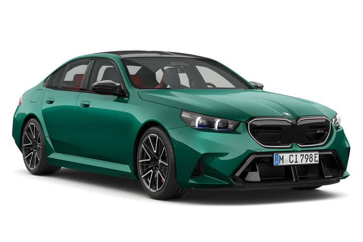 BMW M5 Right Front Three Quarter