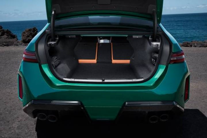 BMW M5 Bootspace BMW M5 Bootspace