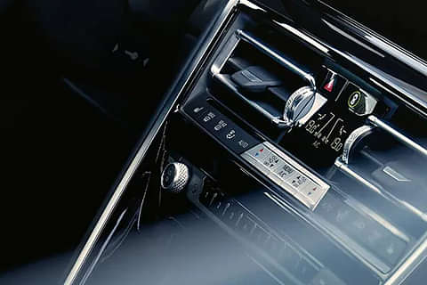 BMW M8 Coupe Competition 50 Jahre M Edition AC Controls