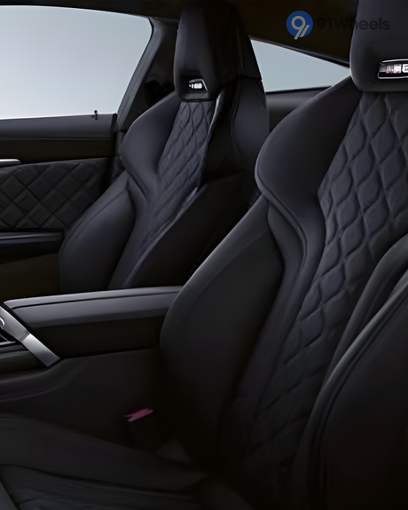 M8 Coupe Competition Front Row Seats