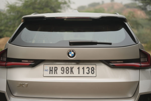 BMW X1 Rear Windshield/Windscreen