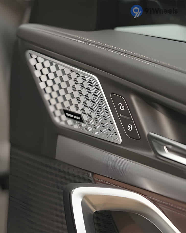 Infotainment & Charging - 2