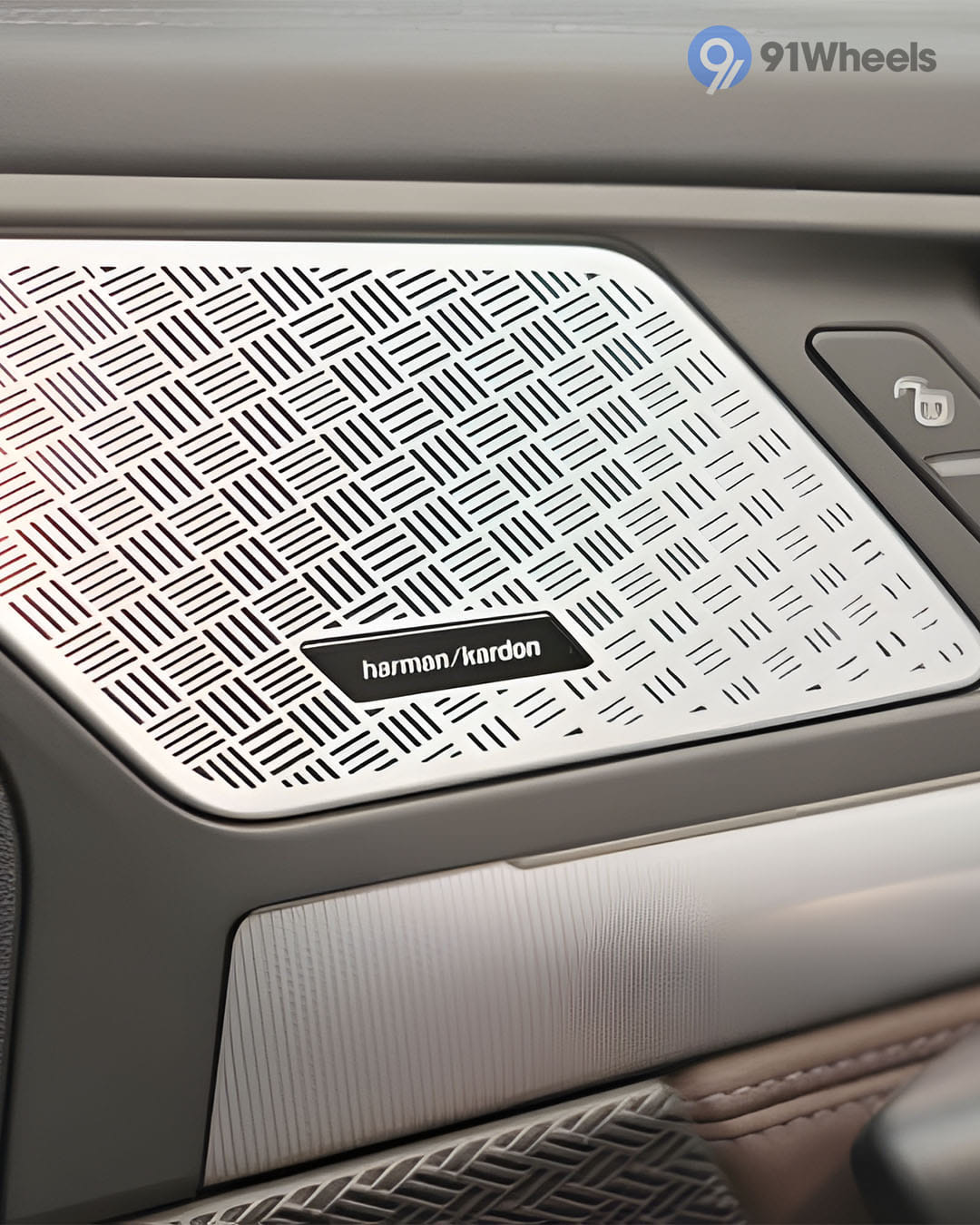 Infotainment & Charging - 1