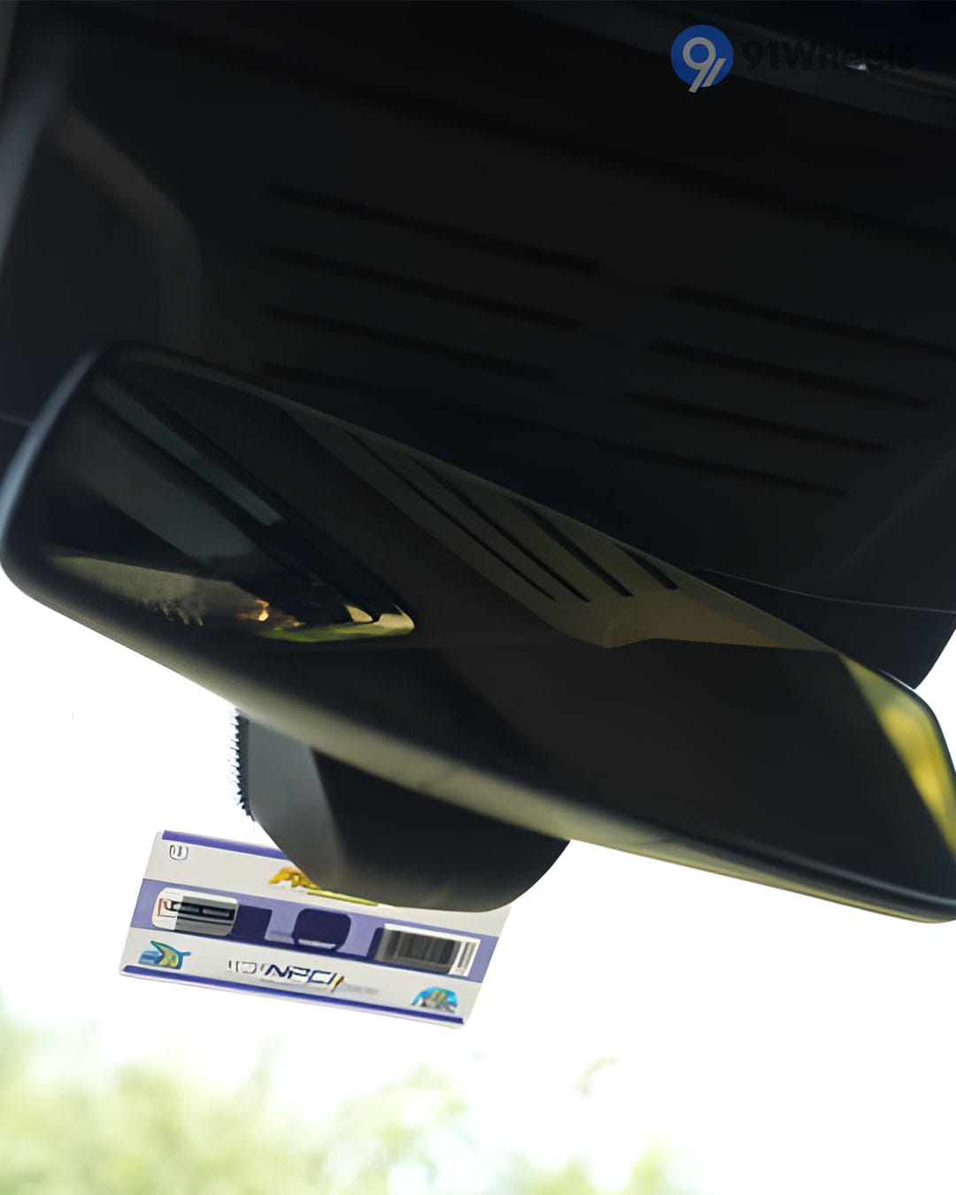 Dashboard & Front Cabin - 6