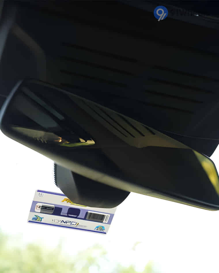 Dashboard & Front Cabin - 6