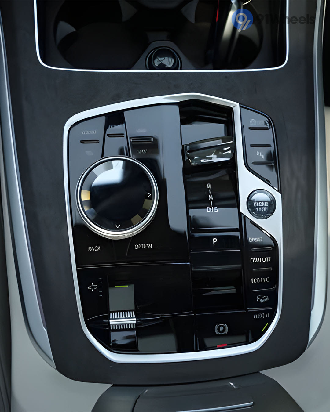 Dashboard & Front Cabin - 5