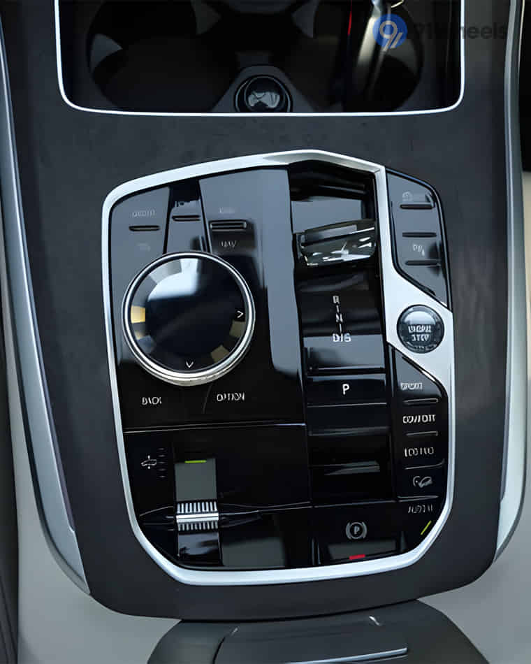 Dashboard & Front Cabin - 5