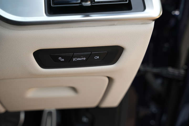 BMW X5 Glove Box