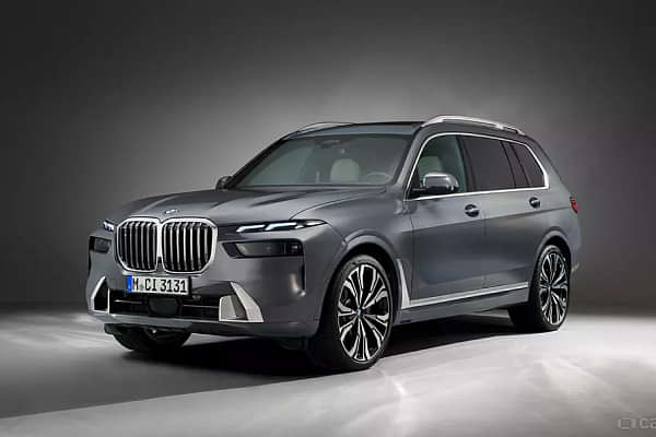 BMW X7 Left Front Three Quarter