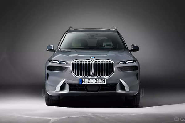 BMW X7 Front View