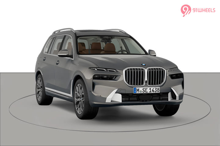 BMW X7 Right Front Three Quarter