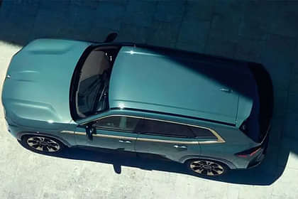 BMW XM xDrive Car Roof