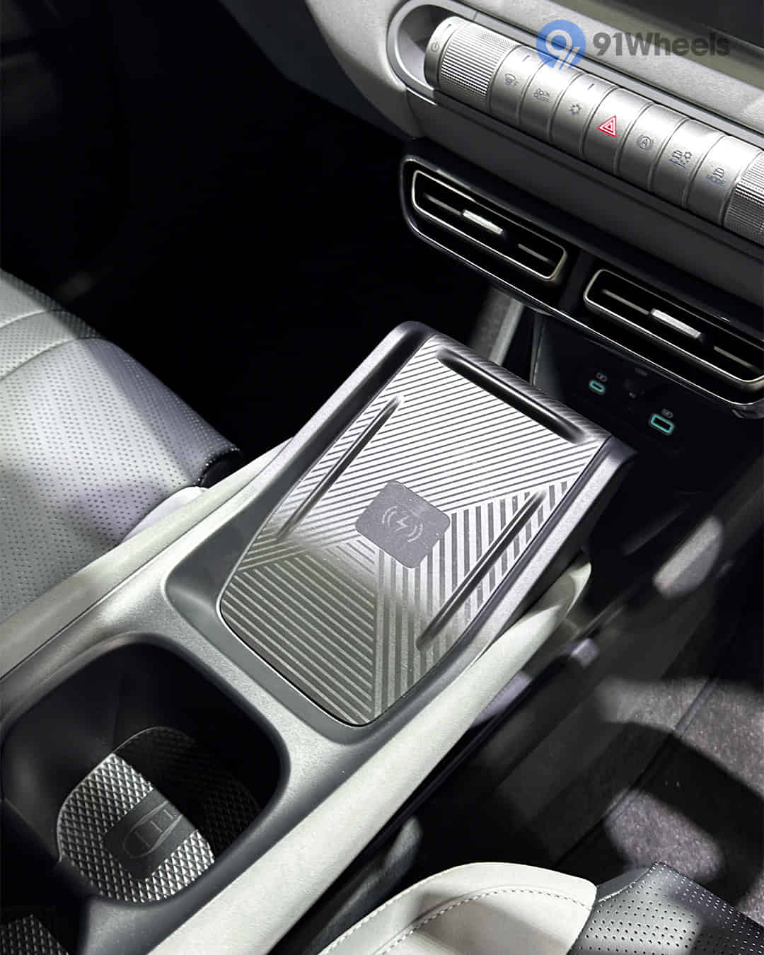 Front Centre Air Vents Front Centre Air Vents