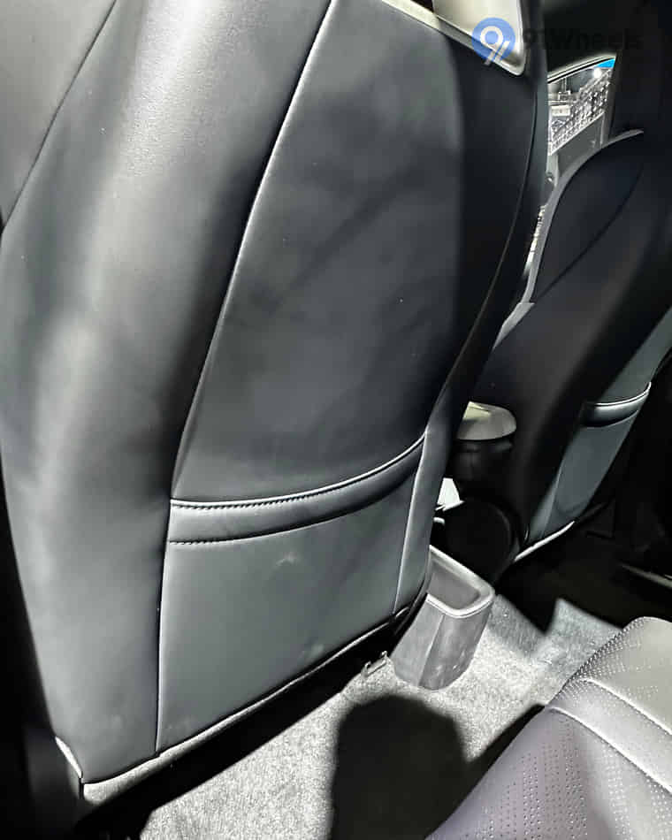 Seats & Cabin Comfort - 3 Seats & Cabin Comfort - 3