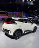 Right Rear Three Quarter