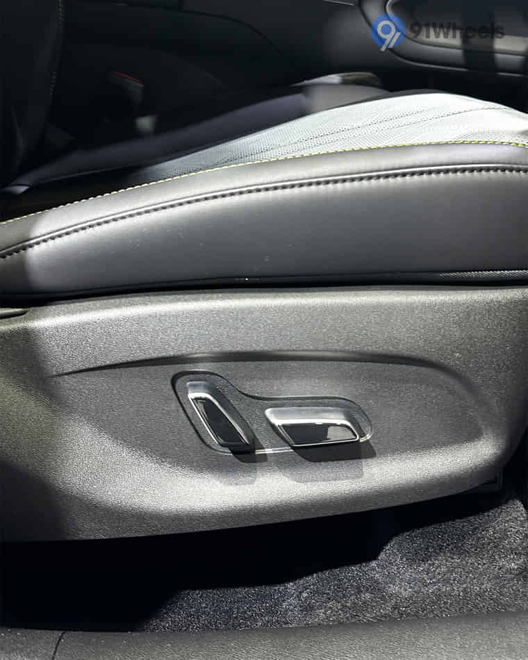 Seats & Cabin Comfort - 4