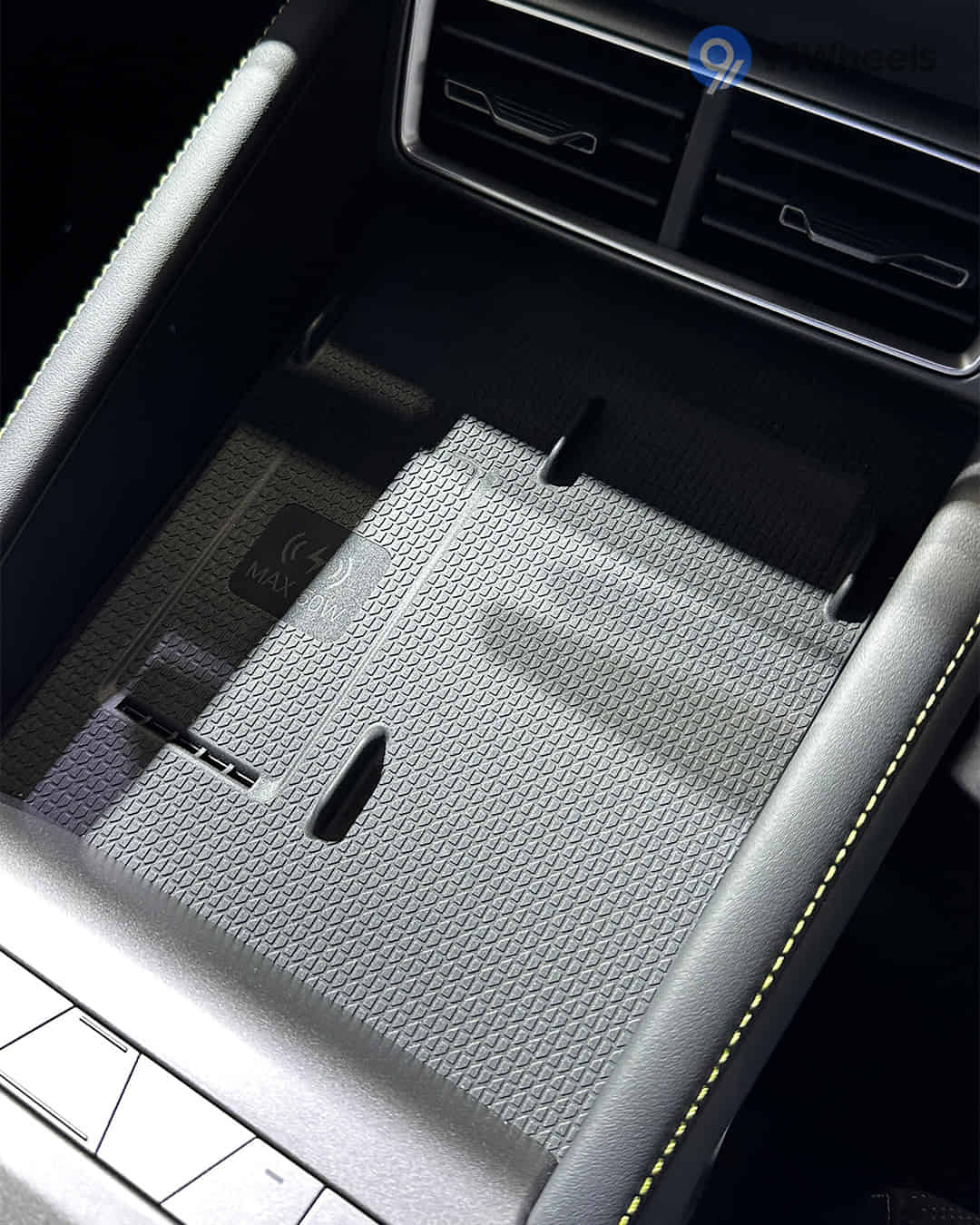 Front Centre Air Vents