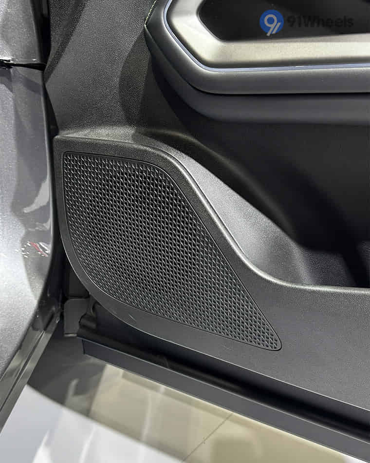 Infotainment & Charging - 2