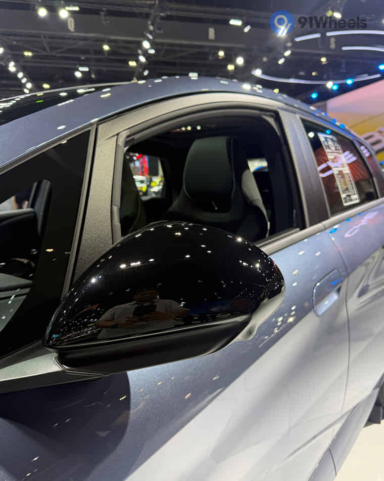 Headlights & Tail-lights - 2 Headlights & Tail-lights - 2