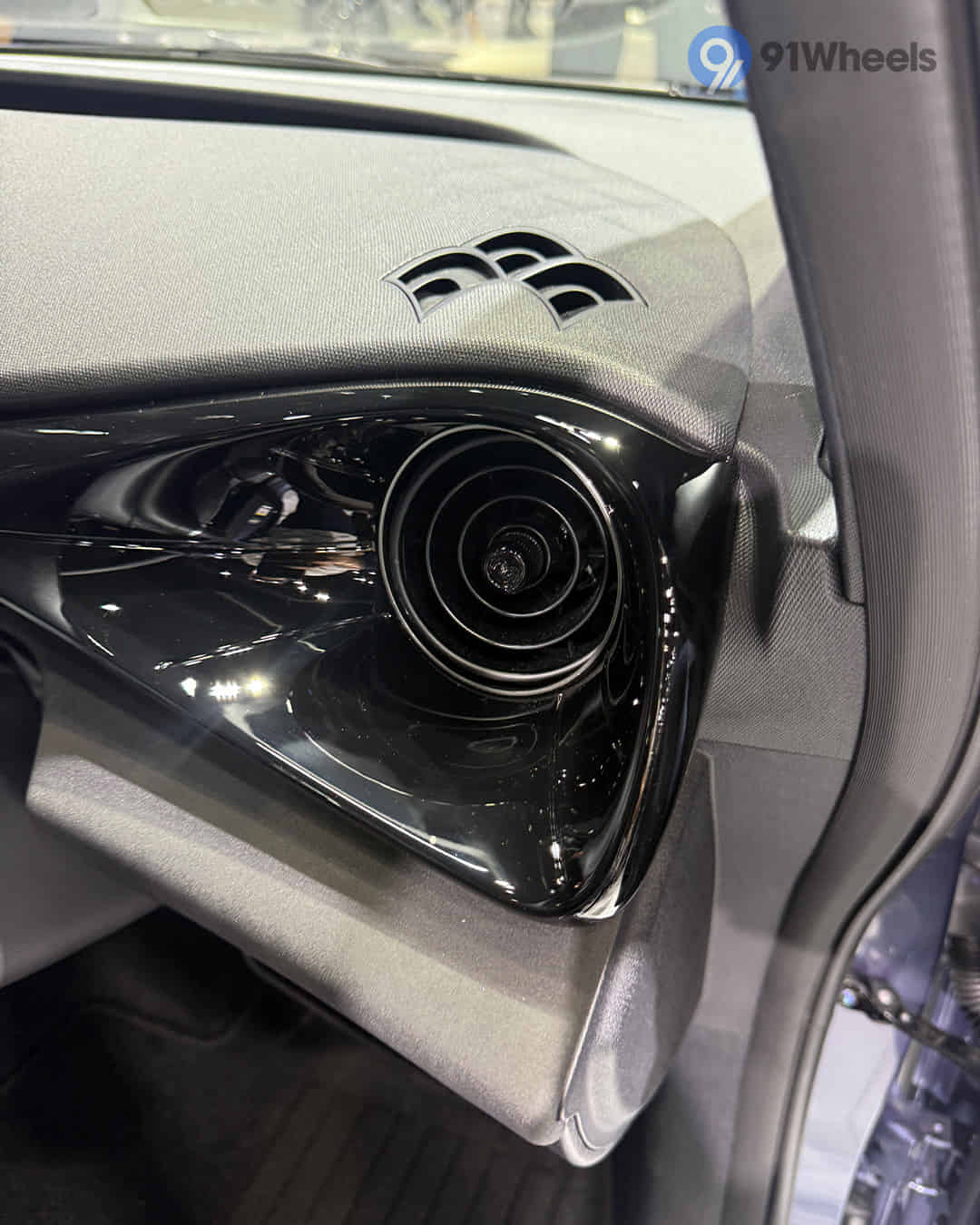 Right Side Air Vents Right Side Air Vents