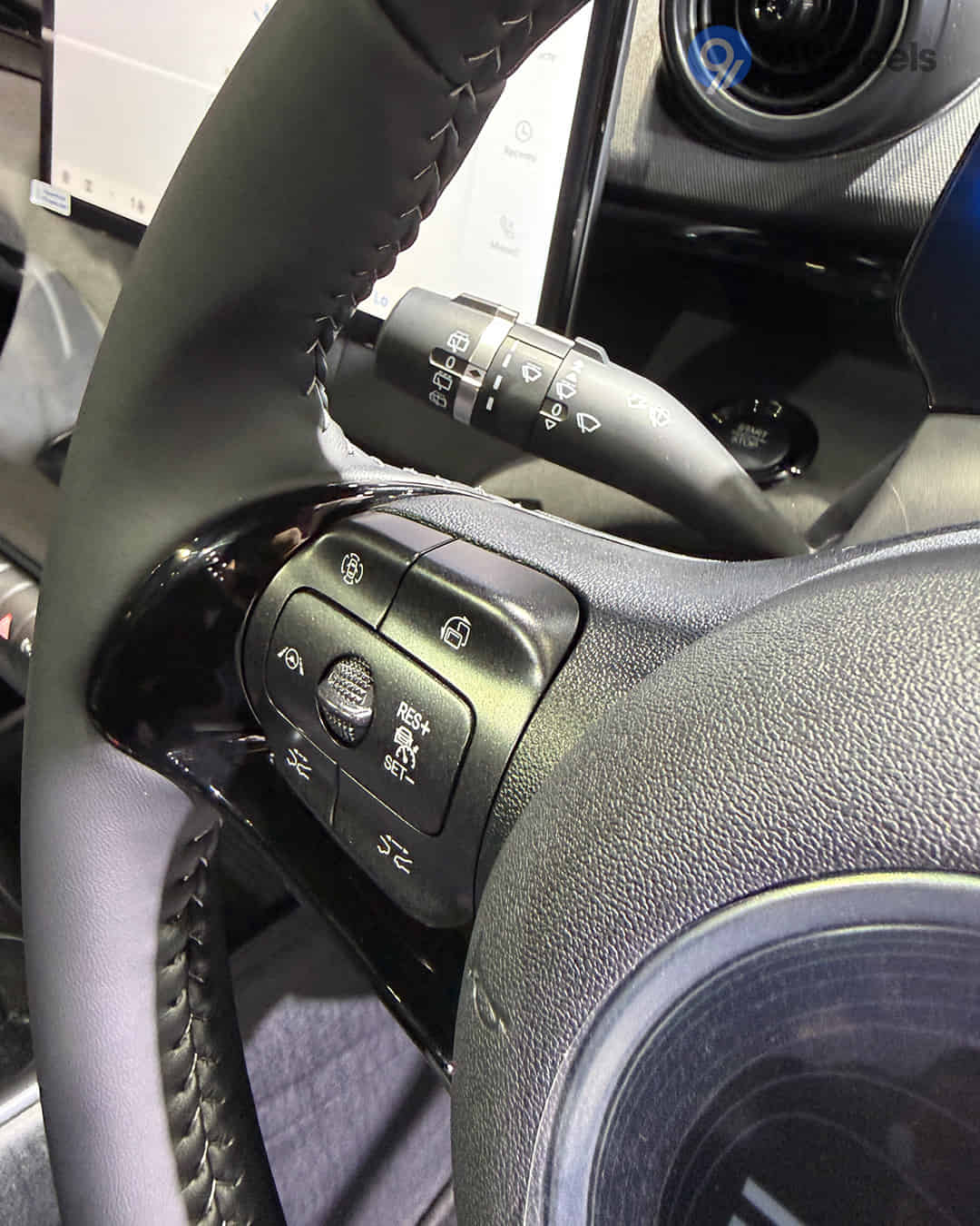 Left Steering Mounted Controls Left Steering Mounted Controls