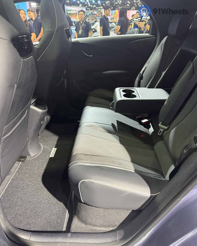 Seats & Cabin Comfort - 3 Seats & Cabin Comfort - 3