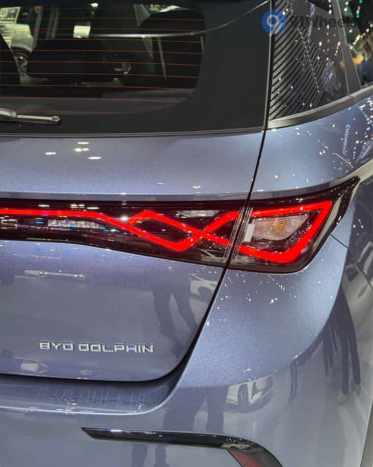 Headlights & Tail-lights - 3 Headlights & Tail-lights - 3