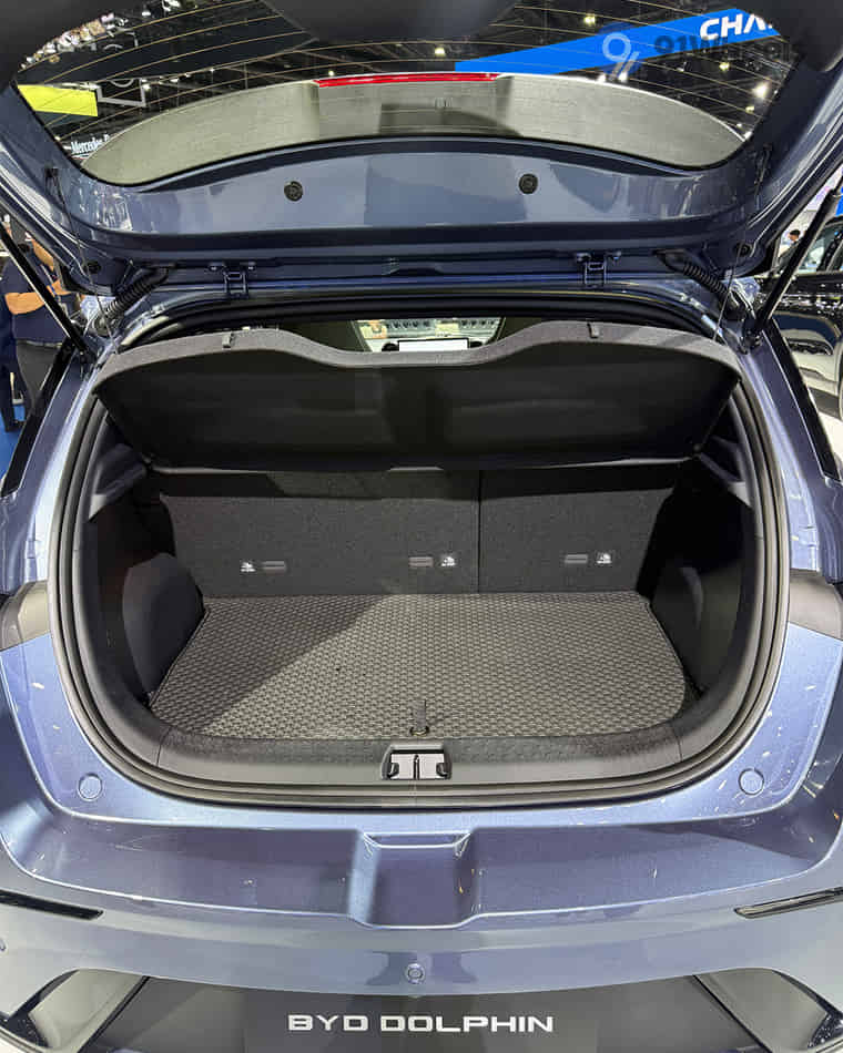 Bootspace & Utility - 1 Bootspace & Utility - 1