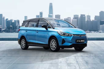 BYD E6 Electric 2021-2024 Right Front Three Quarter BYD E6 Electric 2021-2024 Right Front Three Quarter