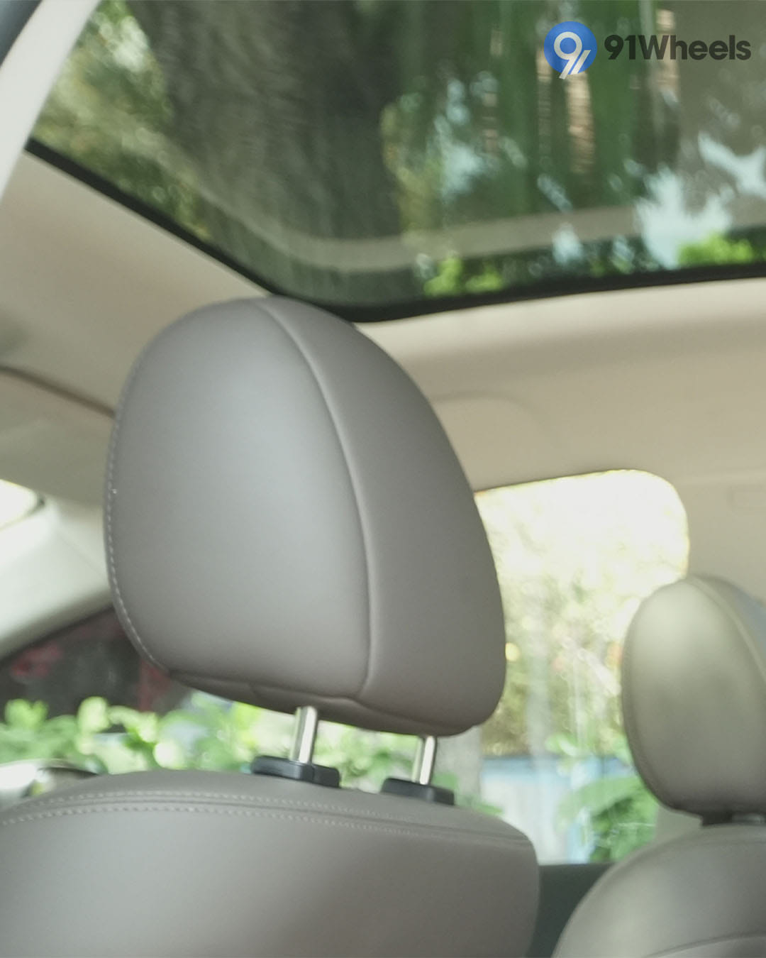 Seats & Cabin Comfort - 3 Seats & Cabin Comfort - 3